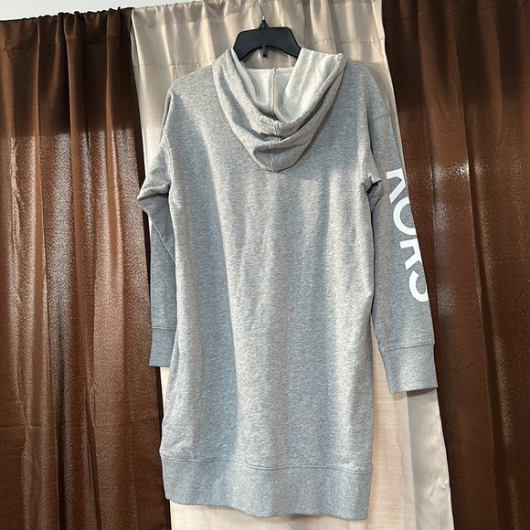 Dress - Picture 4 of 6